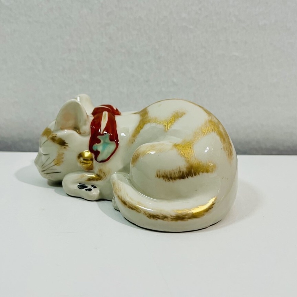 Antique Vintage Kutani Ware Japan Sleeping Cat Nemuri Neko Porcelain Figurine 5” - Picture 5 of 9